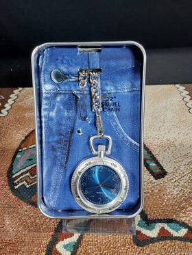 25115 32 Degrees 12 Inch Blue Swivel Cha Clip On Pocket Watch. Works
