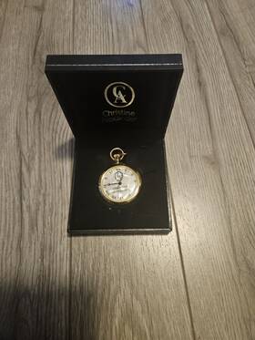 Y121e Alexander Christine Gold Tone Pocket Watch With Chain