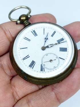 23702 Antique Vintage Chronometre 22 Rubis Key Wind Pocket Watch With Compass