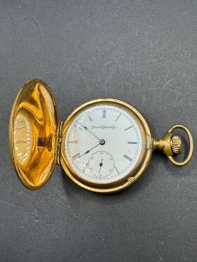 7137808 Atlas Watch Co. Antique Gold Tone Hunting Case Pocket White Dial
