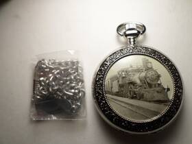 Avon 094000098501 Train Locomotive Pocket Watch 2006 Battery Operated