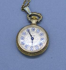 233-60 Avon 1981 Presidents Club Pocket Watch 17j Mechanical Movement - Running