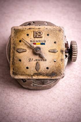 D2461 Benrus Vintage Swiss 21 Jewels Watch Movement W Dial