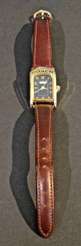 10888 Coach Vtg. Watch Womens Swiss Classic Gold Inch Arch Style #10888 Water Resistant