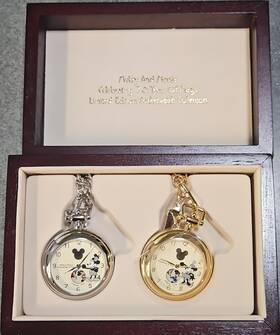 1928 Disney 0925/1928 Mickey And Minnie Through The Years 1998 Pocket Watch Set With Box Papers