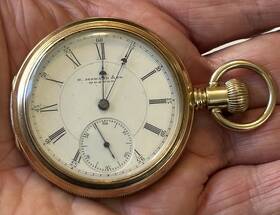 59394 E. Howard Watch Co 14k Gold Case Dbl Crystal Pocket And S/n Running 128g 16s