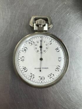 05-8967 Elgin Pocket Bomb Timer Wwii Model 21 Grade 469 Military Usa Runs