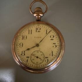 17953343 Elgin Gold Filled Open Face Pocket Watch Floral Case Arabic Beige Dial Manual