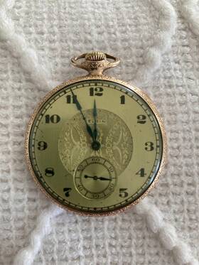25014998 Elgin 1922 Gold-faced Pocket Watch Serial # 17 Jewel 1 5/8 Inch
