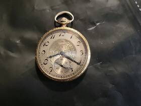 26221993 Elgin 1924 Pocket Watch 25 Year 14 Karat Gold Filled Case 17 Jewel 12s