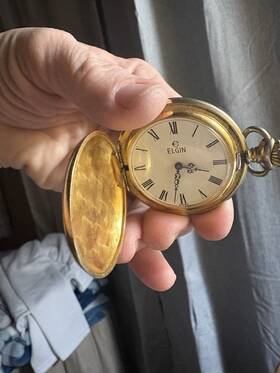 800-7119 Elgin Full Hunter Mechanical Pocket Watch Roman Numerals Gold Tone Base Metal