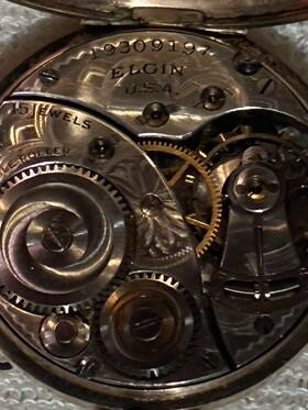 19309197 Elgin Liberty W Co. And 15 Jewels Gold Pocket Watch Mechanical Vintage Analog Sub