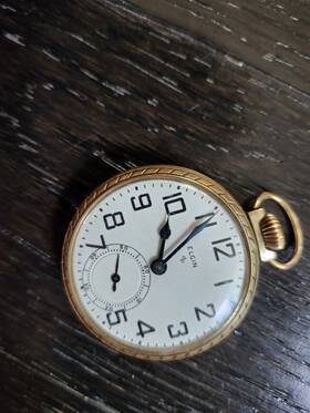P655097 Elgin Pocket Watch 575 Grade Serial Number 1951 Size 16 15j Works Perfectly