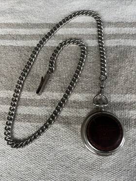 Vt-2568 Fossil Vintage Pocket Watch - Leather Front With Chain Men S