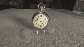 Sn-239860 Hamilton Scarce Rr 941 18s Pocket Watch 21 Jewels Adj 5 Positions Rare Dial