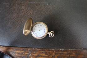 170335 Hampden The Four Hundred Grade 3/0s 17j Hunter Pocket Watch Dec. 25-1908