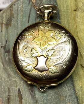 2339429 Hampden 1907 Antique 3/0s 17j Tri Gold Hunters Case Pocket Watch