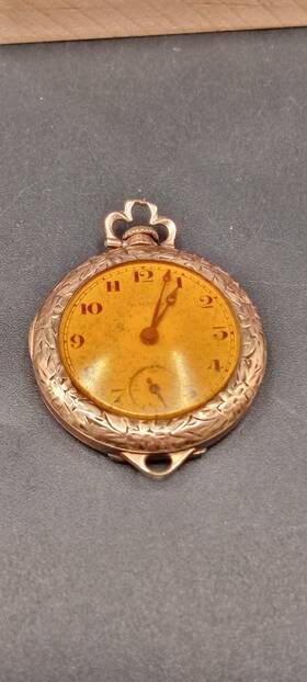 3536978 Illinois #906 Pocket Watch 15j 6/0s Grade 903 Model 2 For Parts Or Repairs