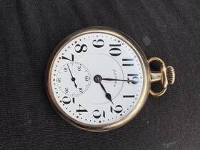 6790182 Illinois 17 Jewels Open Face Pocket Watch Yellow Gold Case White Dial Mechanical