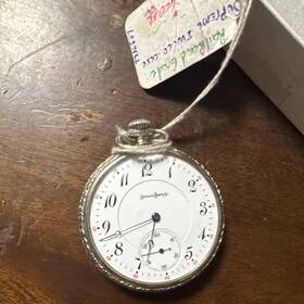 3252577 Illinois Watch Co. Railroad Grade Supreme 17 Jewels Silver Mechanical