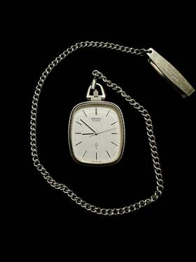2621-5190 Seiko 1982 Vintage Quartz Pocket Watch Working