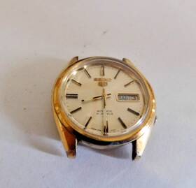 7009-7100 Seiko 7019-7100 Watch Auto Day And Date Running 21 Jewels Needs Cleaning. Used
