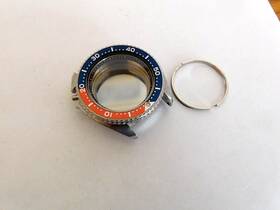 7548-700f Seiko Diver Case With Movment Ring. Used