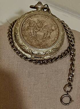 4051 U S Commemorative Us Gallery Quartz Silver Eagle Holder Pocket Watch/w Coin