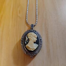 Vfw586 Vanity Fair Vintage Cameo Watch Pendant Necklace Silver Tone 15 Inch Chain