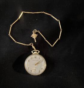 28982066 Waltham 1951 Colonial Series Open Face 14k Gold Pocket Watch 21 Jewel Works Well