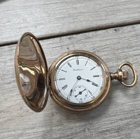 691828 Waltham Vintage Antique Ladies Pocket Watch Hunting Case Serial