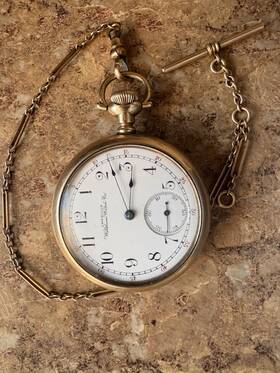 3506933 Waltham Watch Co. Royal 17 Jewels Gold Filled Pocket Chain Running