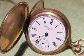 5617114 Wellington Full Hunter Yellow Gold Pocket Watch Roman Numerals
