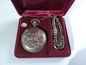 40191 Westclox Vintage Pocket Watch With Chain Deer Buck Hunter- Dogs Box Works #40191