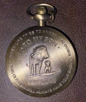 P1597 Yisuya Retro The Lion King Ftto My Sonft Pocket Watch Love Dad Quartz. Working