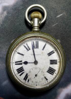 1781248 Zenith 1671413 Vintage Screw Face Pocket Watch Not Working