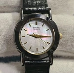 Vintage Ladies Seiko Mother Of Pearl Dial Quartz Watch Lizard *running *clean. Fixed Price $55.00.