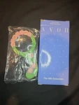 1992 Avon Collectables Gift Collection Fancy Floral Magnifying Glass - Nib. Fixed Price $5.00.